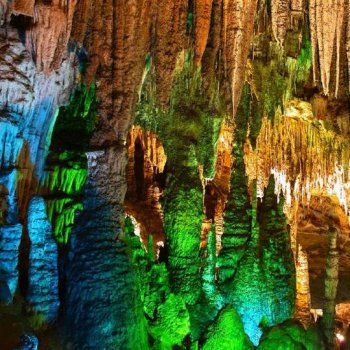 探秘之旅 发现中国最美六大洞穴